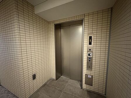 「エレベーターホール」