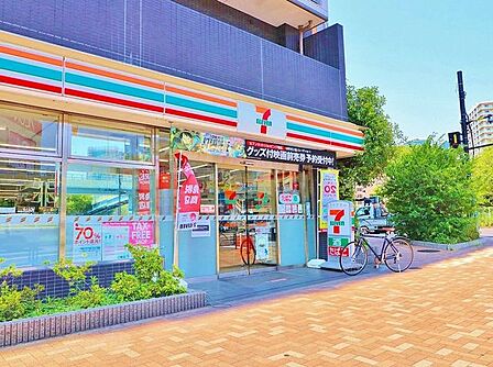 セブンイレブン東雲1丁目店 380m