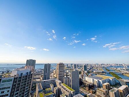 「眺望」心地よい風を感じながら、青空を眺め一息つくことのできる住空間です。