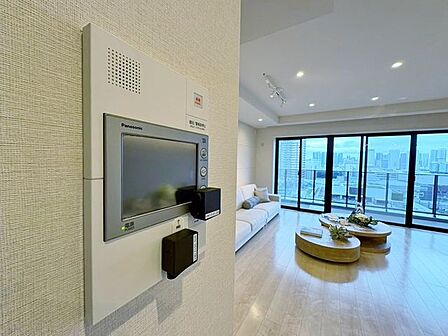 「TVモニター付きインターホン」