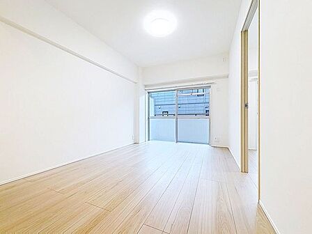 「開放感に満たされる・家族の和み空間」大切なご家族が集まるリビング。家族だんらんの時間が自然と増えそうなこだわりの空間です。