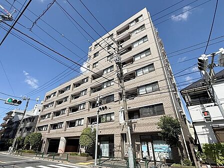 「~レクセルマンション小岩~」5階南東向きで陽当たりに恵まれた室内は、2026年9月に新規内装リフォーム済み。新生活にぴったりな住戸です。