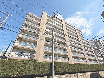 外観：「葛西ハイツ 」大切なペットと暮らせる快適空間。2026年10月下旬リフォーム完了予定。おしゃれな雰囲気や自然の潤い、親しみやすさといった個性を、街に新たな価値を齎し続けることでしょう。