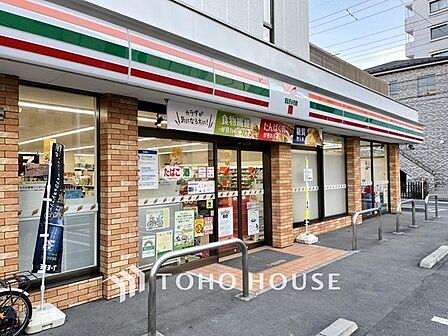 徒歩3分。セブンイレブン足立東綾瀬店 210m