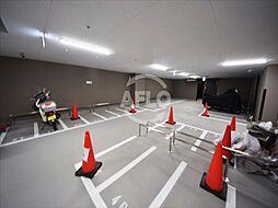 プレミストタワー大阪新町ローレルコート　バイク置場