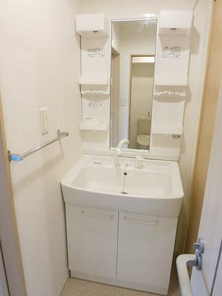 画像12:スペースが確保できる洗面所です