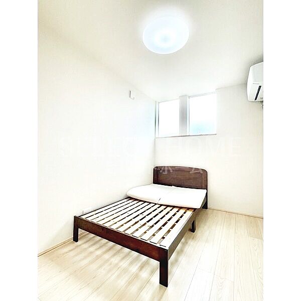 画像8:広くて明るい寝室