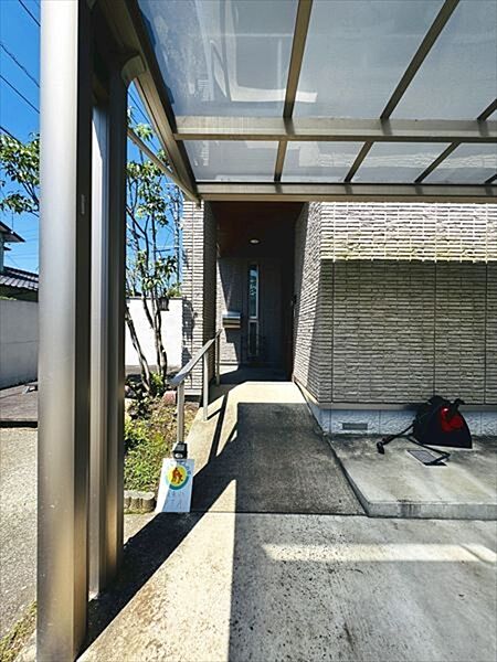 玄関を拡大表示