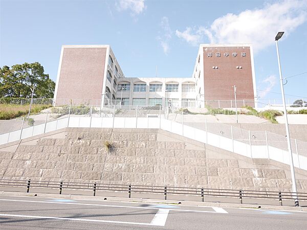 画像16:苅田中学校(1、310m)