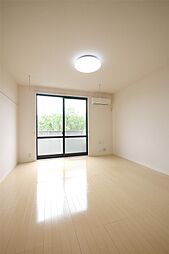 プリマ・クラッセ 2階1Kのリビング/ダイニング