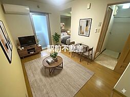 Le Grand Bleu 103 1階ワンルームのリビング/ダイニング