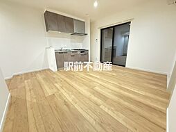 シャインラッシュII 105 1階ワンルームのリビング/ダイニング