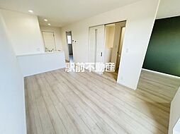 エスカレント上峰I 203 2階1SLDKのリビング/ダイニング