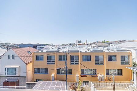目の前に大きな建物が無く、眺望良好です。