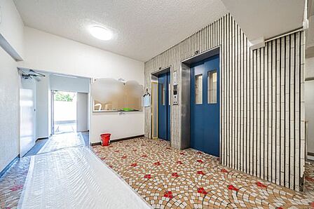 エレベーターは複数基有ります。