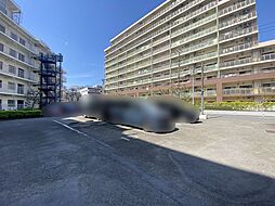 駐車場。空き状況は担当までお問い合わせください。