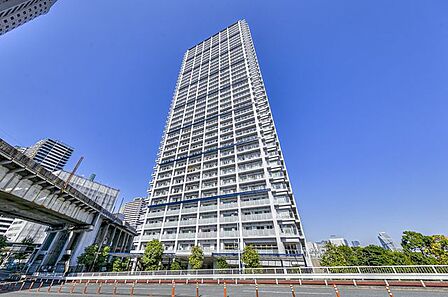 総戸数594戸のビッグコミュニティ。大規模ならではの、共用施設が充実しているマンションです。