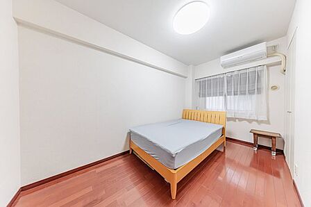 洋室（約5.8帖）　クローゼットの付いたお部屋です。