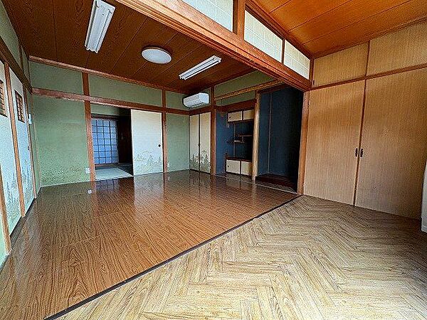 洋室を拡大表示