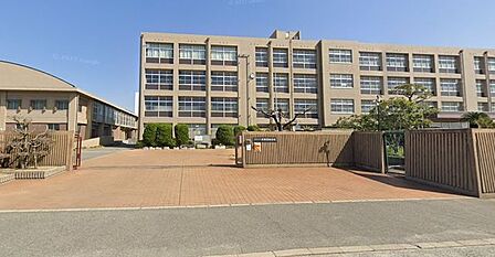 加古川市立平岡南中学校 徒歩15分。 1170m