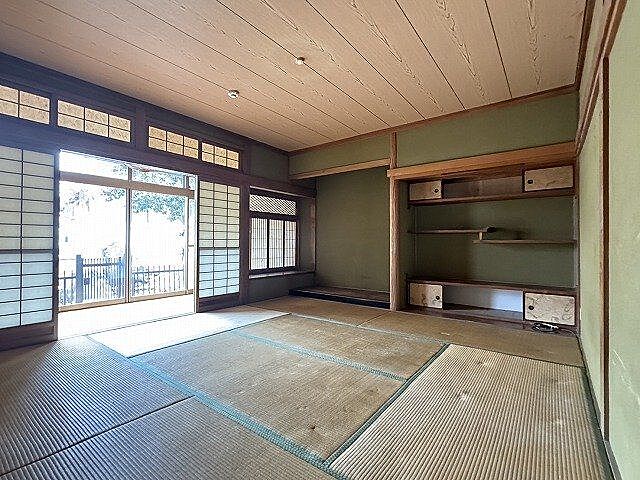 室内 尾道市新高山1丁目