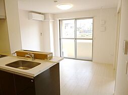 アイリス 2階2LDKのリビング/ダイニング