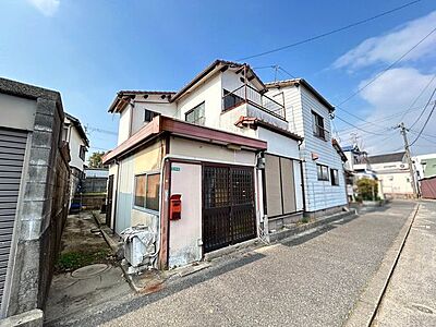 外観：【閑静な住宅街】八幡西区香月西の中古戸建♪スーパーまで徒歩5分圏内♪前面幅員4.5ｍ以上♪