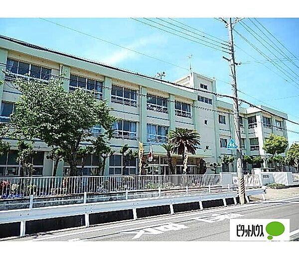 画像25:小学校「和歌山市立福島小学校まで710m」
