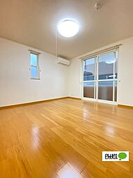 イリーデ西浜 101 1階ワンルームのリビング/ダイニング