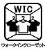 収納：高い収納力で衣類や小物を一括管理でき、部屋がすっきりと片付きます。中で着替えができるため、毎日の身支度が1箇所で完結する点も魅力です。衣替えの手間が省け、探し物の時間も大幅に短縮できます。