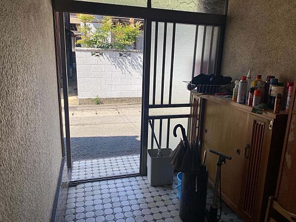 玄関を拡大表示