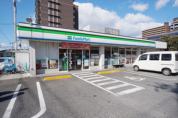 画像24:ファミリーマート 岩崎二丁目店