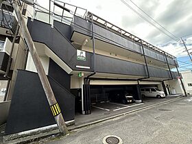 クルール萱町 301 号室 ｜ 愛媛県松山市萱町6丁目（賃貸マンション1K・3階・26.00㎡） その1