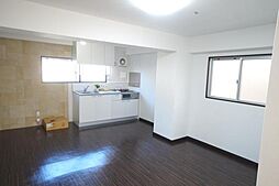 ドールハウス雄郡 201 号室 2階2LDKのリビング/ダイニング