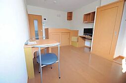 レオパレスまりあ 107 号室 1階1Kのリビング/ダイニング