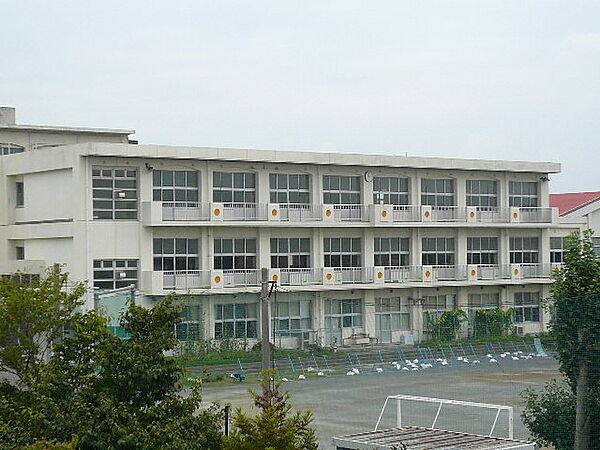 画像23:袋井市立袋井西小学校（483m）