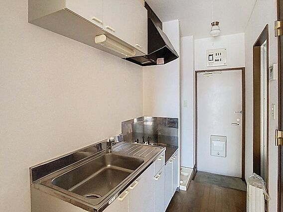 シティ・アベニュー_内装_0