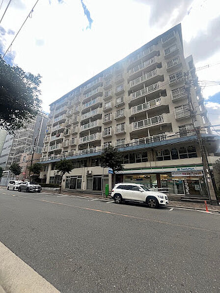 ◎即日案内可能◎日程調整致します!単身世帯・dinks・ファミリー世帯と全ての人に対応できるお部屋ですので、実需としても収益物件としても大変人気の物件です!エアコン1台設置済みで初期費用軽減◎