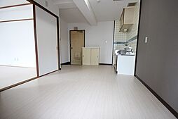 まるみビル 4階1DKのリビング/ダイニング