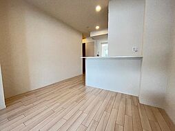 アイリスＥ 1階1LDKのリビング/ダイニング