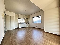 カーサドミー 3階2LDKのリビング/ダイニング