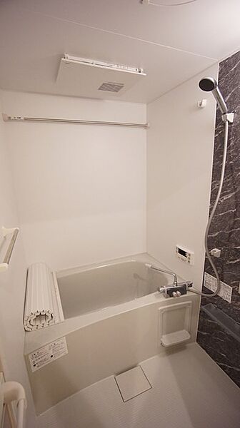 画像5:浴室乾燥付で冬や雨の日の便利！