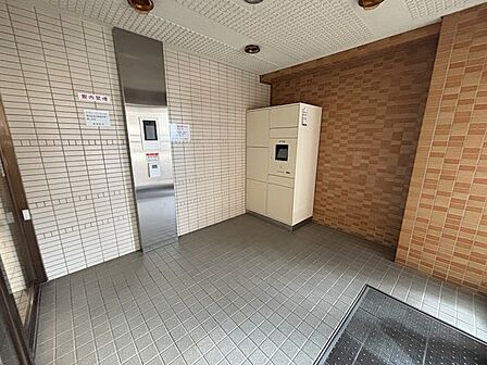 宅配ボックス付きで、不在時の荷物の受け取りも安心！