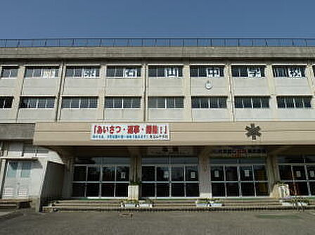 新潟市立東新潟中学校(1870m)