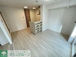 レイク・エスポワ 203 2階1LDKのリビング/ダイニング