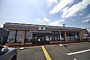 セブンイレブン草加谷塚バイパス店 900m