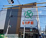 ライフ梅島駅前店 徒歩7分。 550m