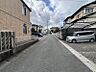 その他：落ち着いた閑静な住宅街に位置しています。スーパーやコンビニが徒歩約4分で利用可能です！