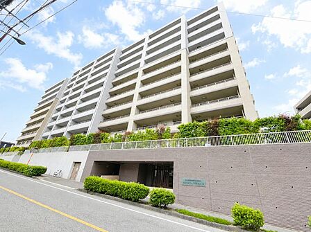 10階建て1階部分！専用庭付きのマンションです☆彡