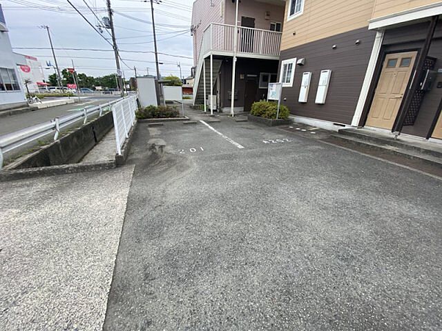6 / 8